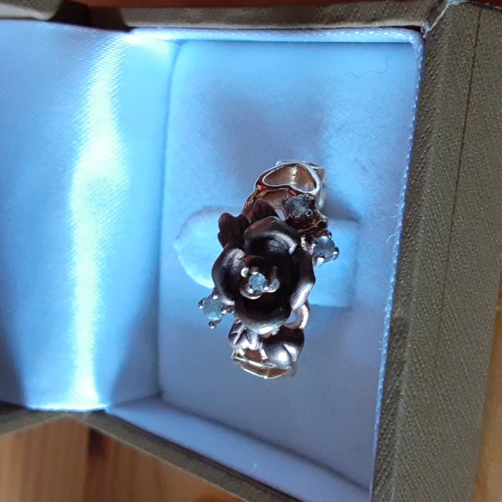 Rose of love ring - Picture 9 of 10